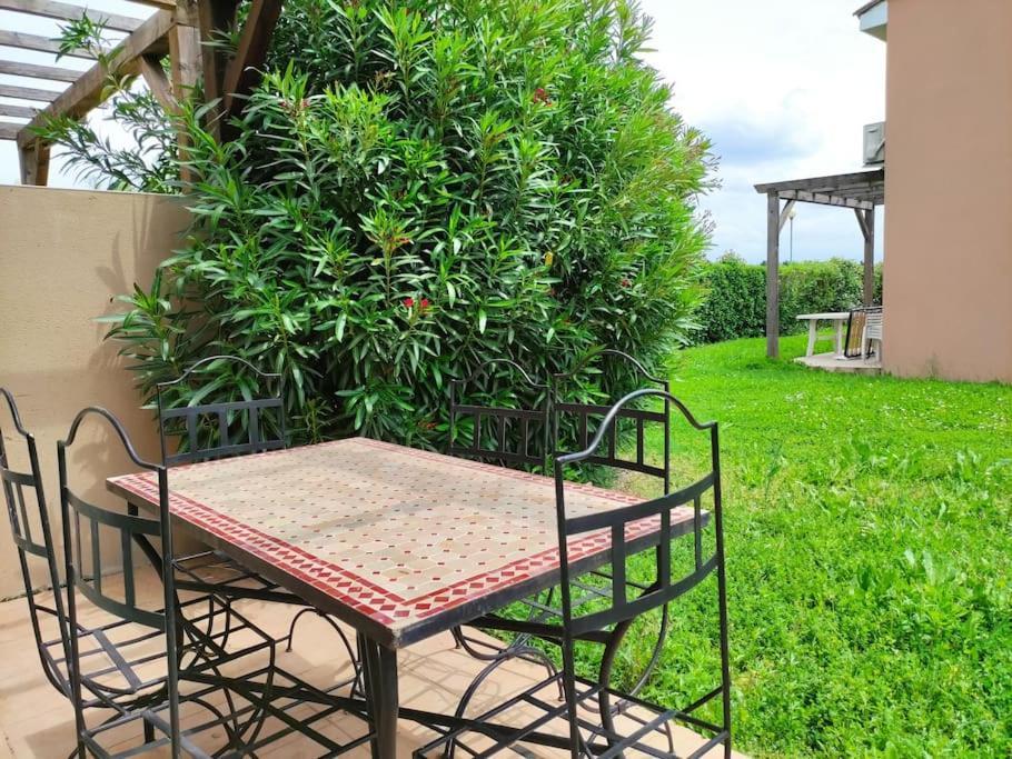 Апартаменты La Provencale Сен-Сатурнен-ле-Апт Экстерьер фото